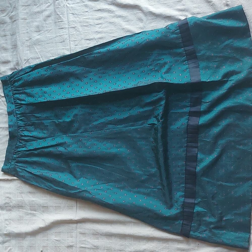 SUSAN BRISTOL VINTAGE holiday maxi, green with black trim detail, Fit size 8